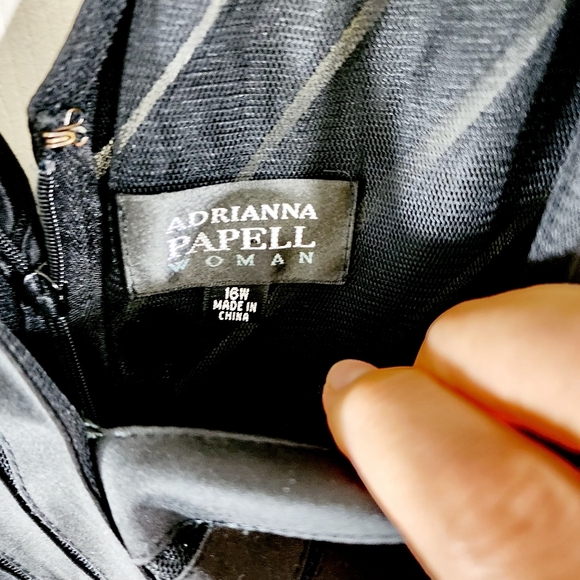 ADRIANNA PAPELL RUFFLED DRESS SIZE 16W black - Picture 4 of 5